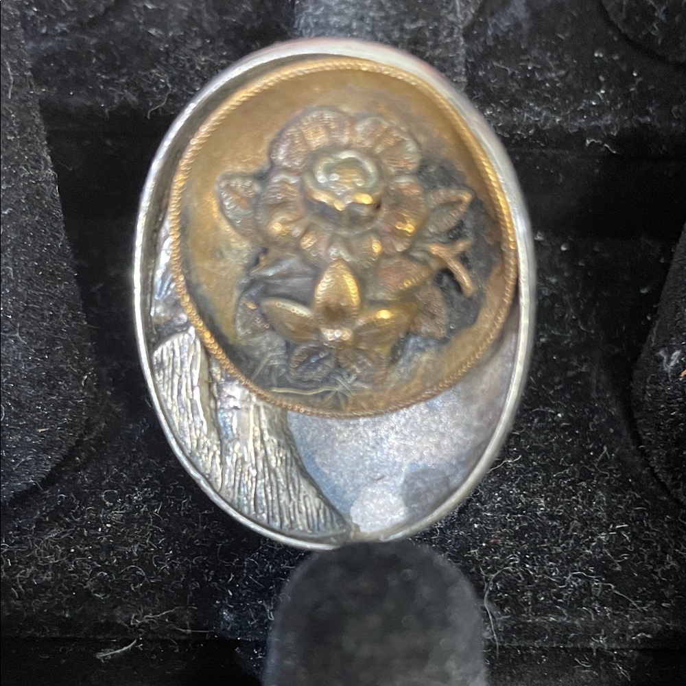 Two-Tone Floral Oval Statement Ring - Silver and Gold